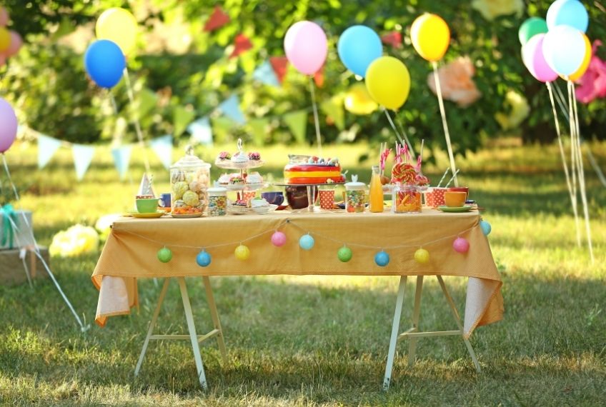 חוגגים בבית: כך תעצבו שולחן יום הולדת בלתי נשכח